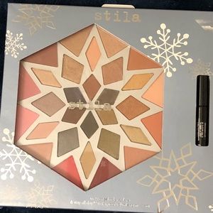 Stila makeup snow angel palette . Gift